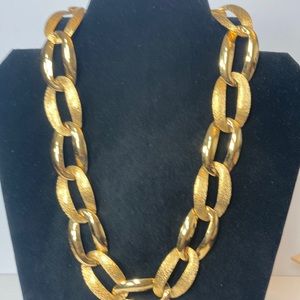 20" Napier Chunky Collar Necklace (PAT 4,774,743) Gold Tone